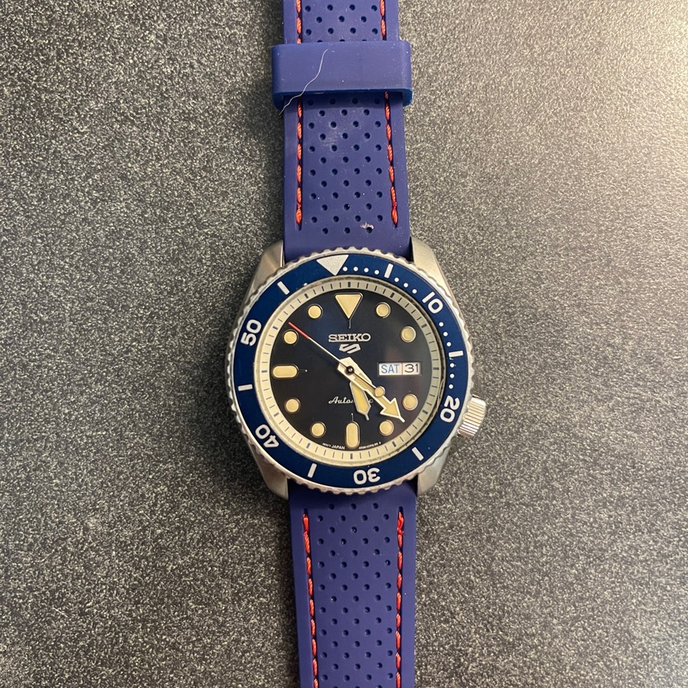 Seiko Navy Blue Dive Watch with Black Dial